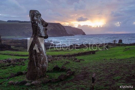 Bild på Dawn on Isla de Pascua Rapa Nui Easter Island